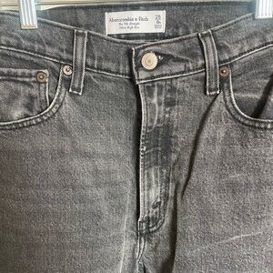 Abercrombie & Fitch Ultra High Rise 90s Straight Jean